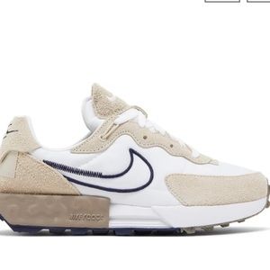 Nike Fontanka Waffle size 6.5 in snowdrift.